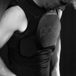 POC Oseus VPD Torso -cykelaffär 20381 OseusVPDTorso 1002 UraniumBlack 1 scaled