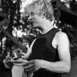 POC Oseus VPD Torso -cykelaffär 20381 OseusVPDTorso 1002 UraniumBlack 2 scaled