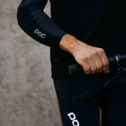 POC Oseus VPD Elbow 9 POC Oseus VPD Elbow -cykelaffär 20382 Oseus 20VPD 20Elbow 1002 Uranium 20Black 2 scaled