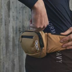 POC SPORTS Lamina Hip Pack 37 POC SPORTS Lamina Hip Pack -cykelaffär 25120 1815 LaminaHipPack AragoniteBrown 2 1