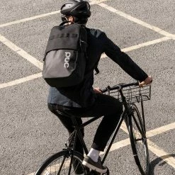 POC Daypack 25 L 7 POC Daypack 25 L -cykelaffär PDP 20083 Daypack25L 1002 UraniumBlack 03 scaled