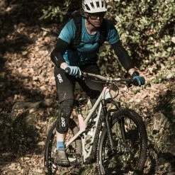 POC VPD Air Legs -cykelaffär VPD Air Leg Uranium Black 4 scaled